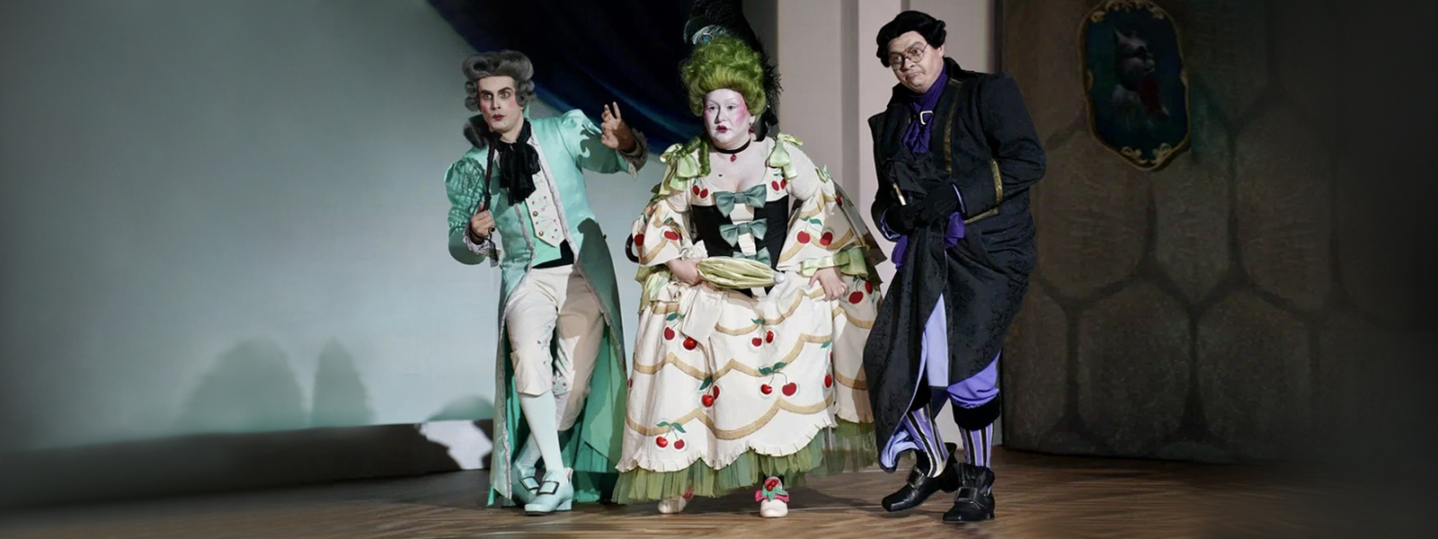 Венский моцарт оркестр. Театр моцарт. Моцарт театр. Женитьба фигаро в малом театре. Опера на сцене большого театра.