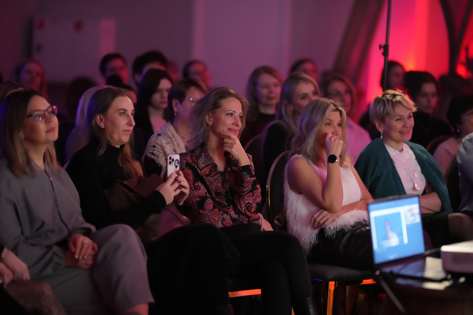 НОВАТ объединил театральный Новосибирск,  отпраздновав День театра с сибирским размахом - НОВАТ - фото №12