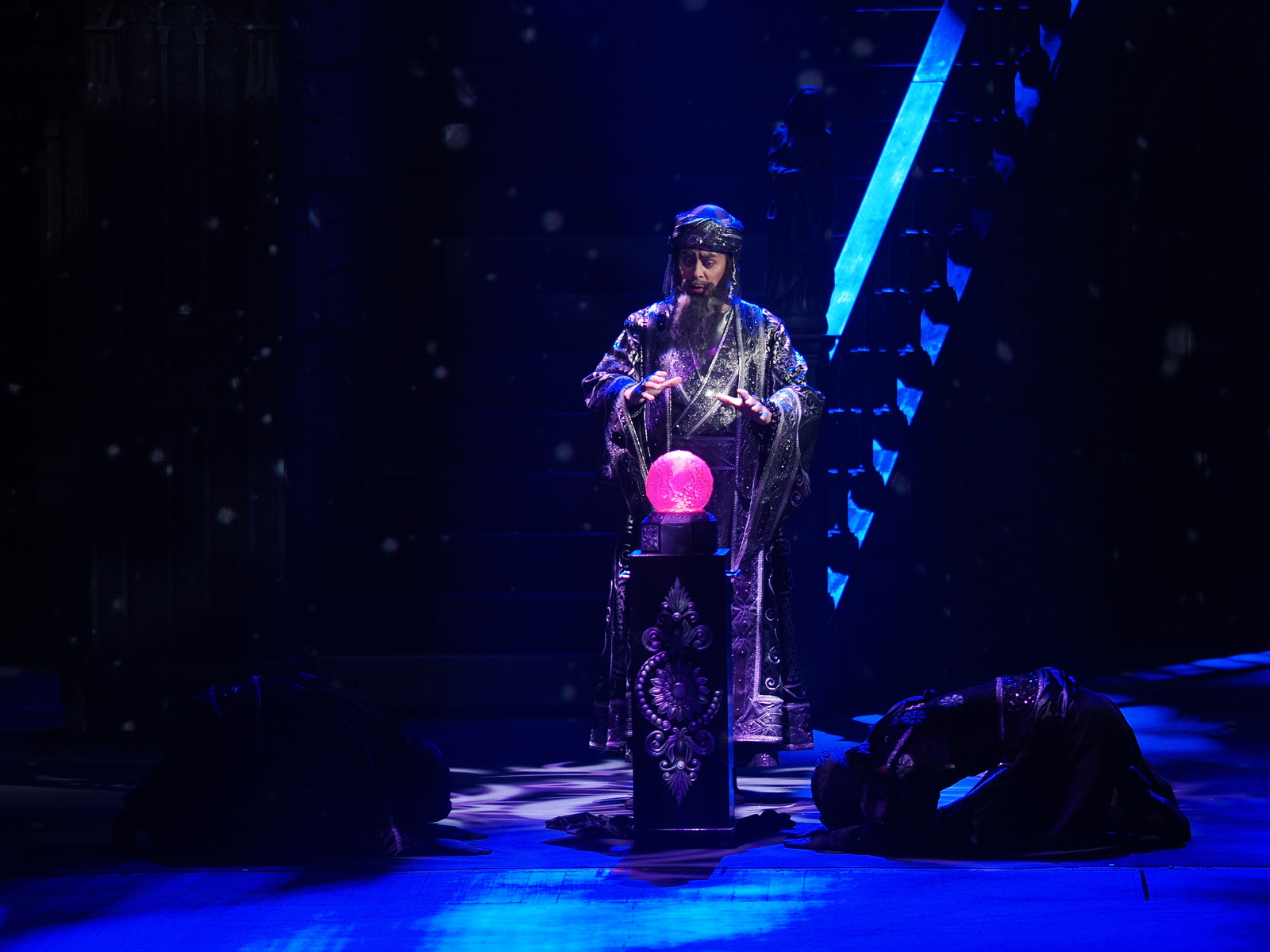 Режиссёр оперы «Иоланта» Иркин Габитов: «Самое главное в любом спектакле – чувственное начало» - НОВАТ - фото №9