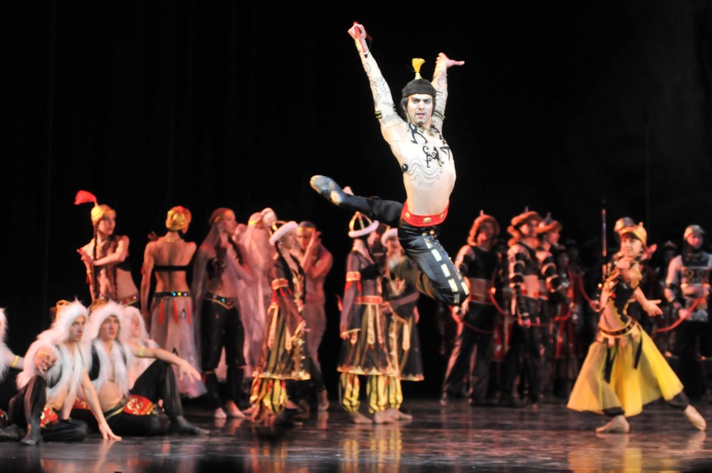 Битвы и триумфы в балетах в НОВАТе - Фото №6
