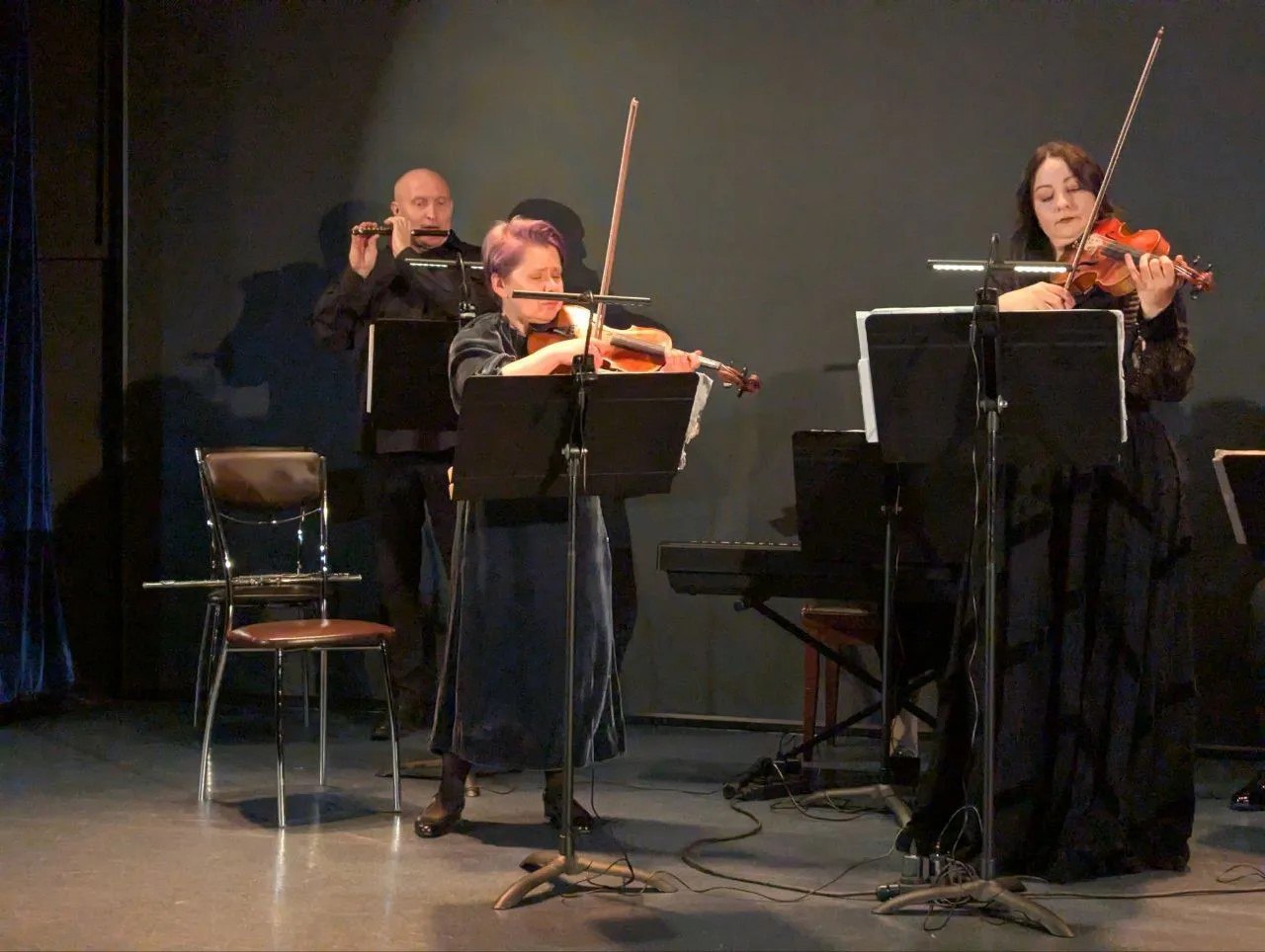 Артисты НОВАТа выступили в Доме ученых с концертом, посвященным Дню Героев Отечества - НОВАТ - фото №7