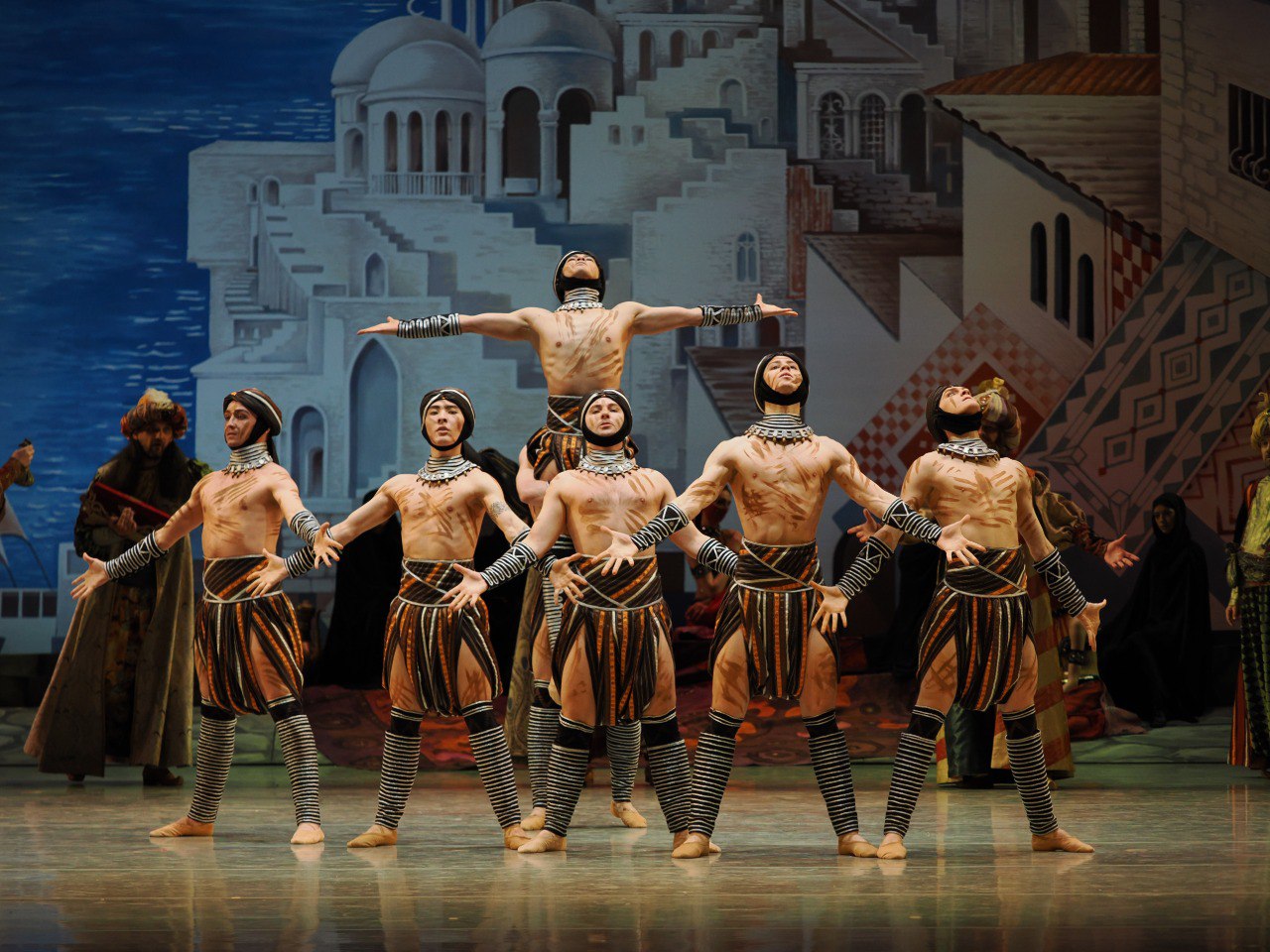 Сибирские истоки экшен-балета «Корсар» - НОВАТ - фото №11