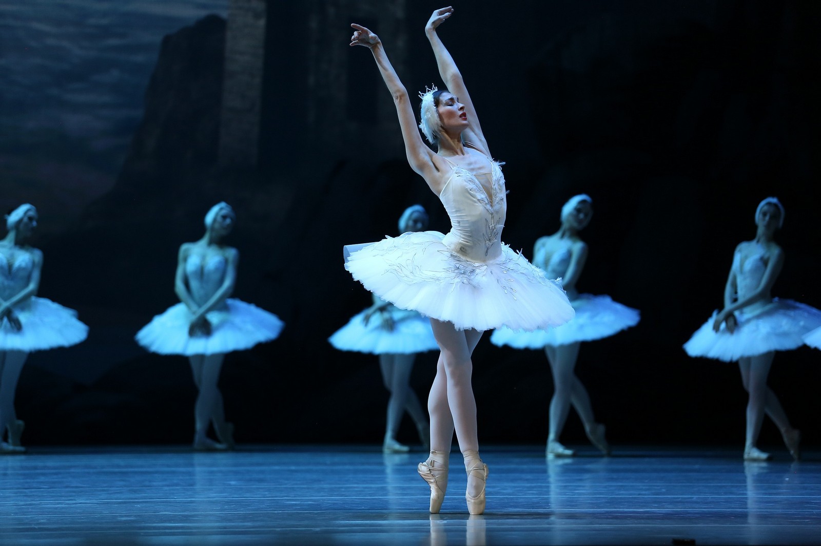 Премьера балета «Лебединое озеро» состоялась в НОВАТе - НОВАТ - фото №34