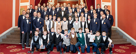 Сборная России по хоккею и юные воспитанники школы «Красная Машина Юниор» посетили Новосибирский театр оперы и балета - НОВАТ