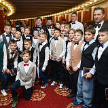 Сборная России по хоккею и юные воспитанники школы «Красная Машина Юниор» посетили Новосибирский театр оперы и балета - НОВАТ - фото №4