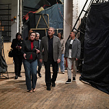 Легенда спорта в легендарном театре - НОВАТ - фото №1