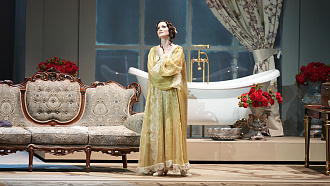 «Травиата» в НОВАТе: камелии как зеркало души - НОВАТ