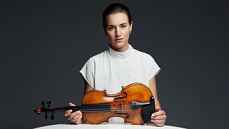 Ольга Волкова возвращается с сольной программой скрипичных сонат Шостаковича и Прокофьева - НОВАТ